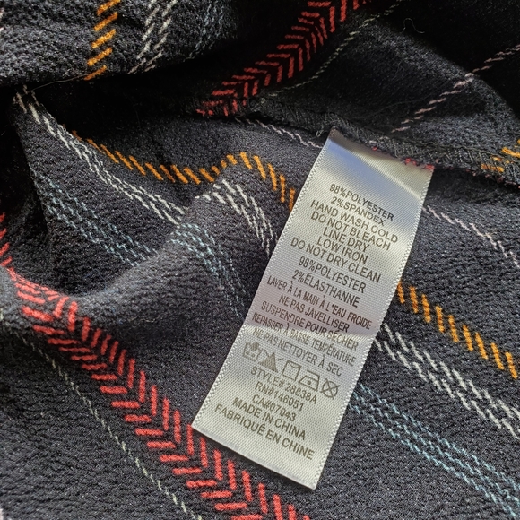 🔥3/$30 Belted Crossover Blouse - Picture 11 of 11